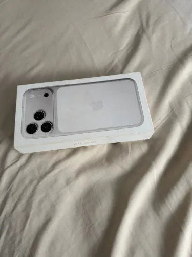 iPhone 17 Pro Max Branco