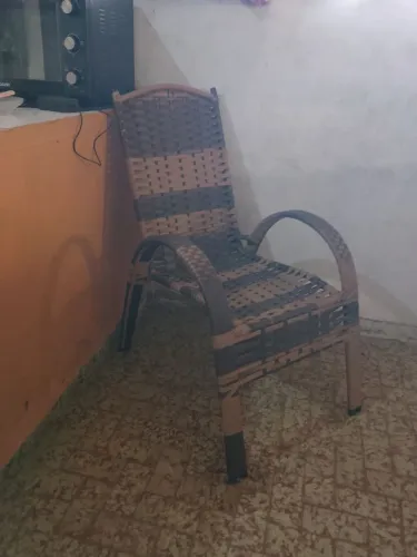 Vendo cadeira semi nova 350