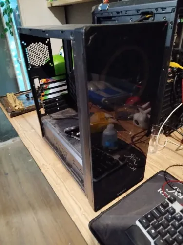 Gabinete raidmax funcionando 