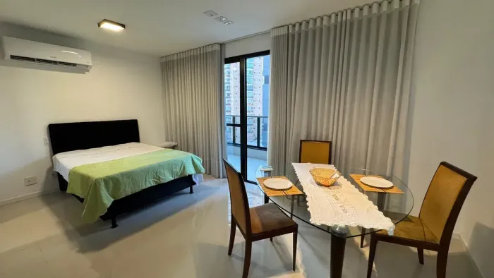 Apartamento para venda possui 40 metros quadrados com 01 quarto em Enseada do Suá - Vitóri