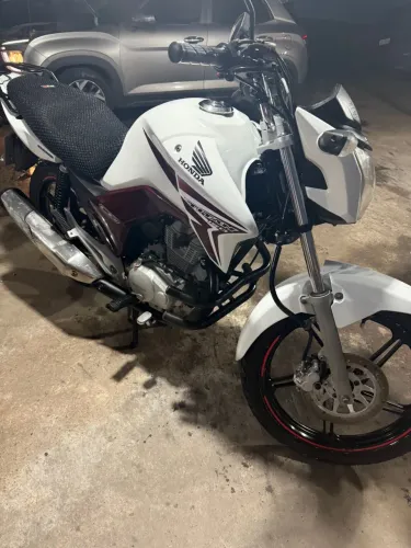 Aluga-se motos sem enrolação