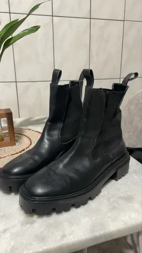 Bota Santa Lolla