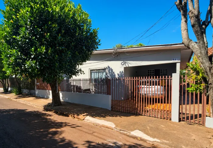Casa Residencial 3 quartos para aluguel no Bairro JARDIM BRESSAN em TOLEDO por R$ 1.500,00