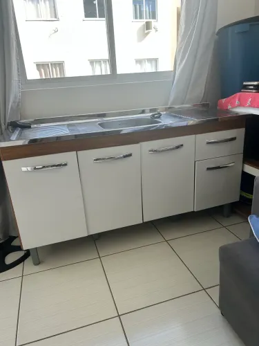 Pia de cozinha com armário