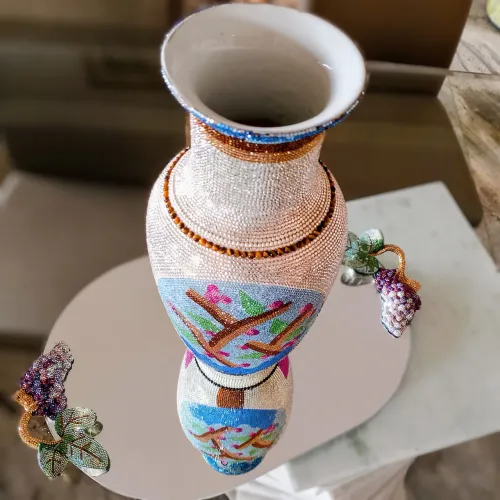 Vaso Decorativo coberto de Brilhantes Esvairovisk