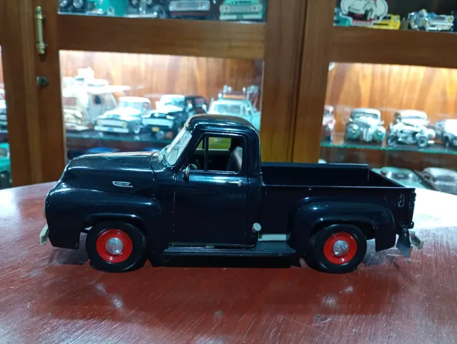 Miniatura pickup 1/18 