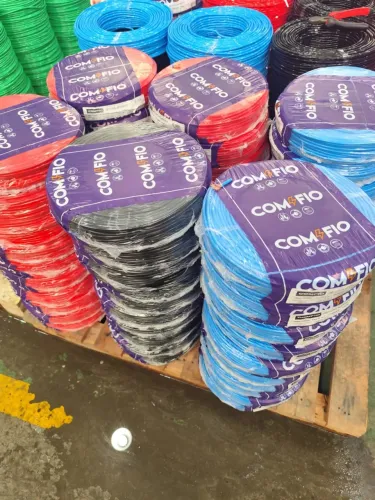 Fios primeira linha e tomadas em geral 