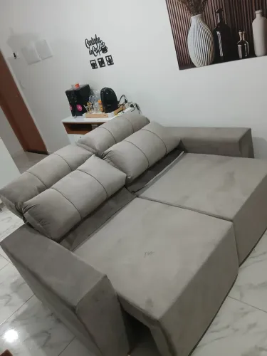 Sofá luxo chegou hoje so que ficou grande no apartamento ele e reclinavel e retrátil. 