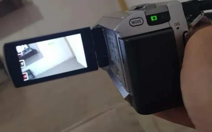 Filmadora Sony Handycam em excelente estado.Vem com cabos e case.