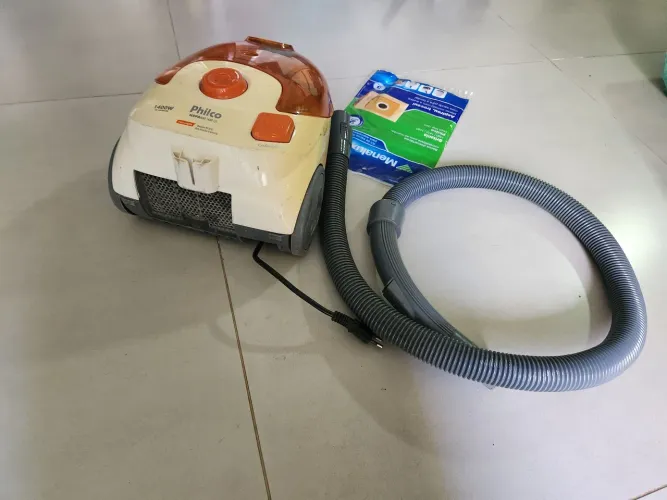Vendo aspirador  Philco muito conservado pouco uso