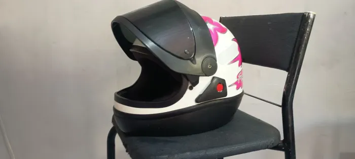 Capacete San Marino automático tamanho 56 cor branca feminino