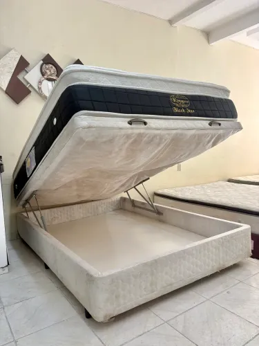 Cama box de casal com baú , cama de casal