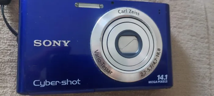 Sony Cyber-shot DSC-W530
