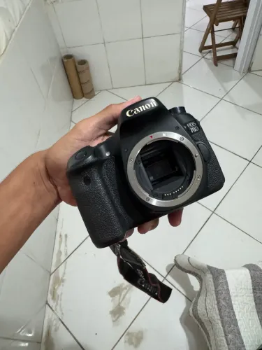 Câmera Canon 70D