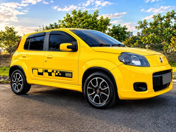 Fiat Uno Sporting 1.4 EVO Fire Flex 8V 4P 2012
