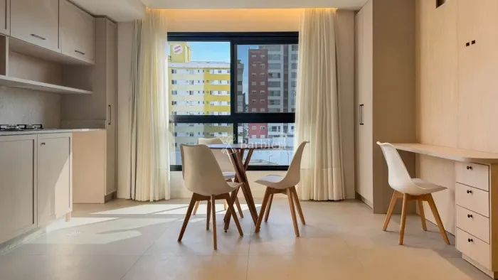 Apartamento com 1 quarto e 1 vaga na garagem todo mobiliado no bairro Velha em Blumenau/SC