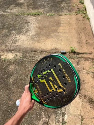 Raquete de Beach Tennis Fobel Python Carbon 3K Gold + Titânio.