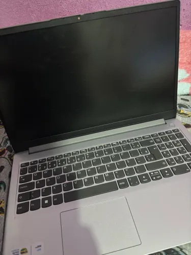 Notebook Lenovo IdeaPad 1i Intel Core i3 12ª Geração | 4GB RAM | SSD 128GB | 15,6"