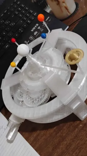 Sistema planetário móvel impressão 3D