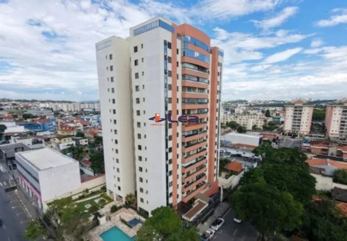 Apartamento à venda no Centro de Suzano-SP: 3 quartos, 1 suíte, 3 salas, 1 banheiro, 2 vag
