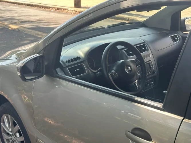 Volkswagen Fox 1.6 MI Total Flex 8V 5P 2014