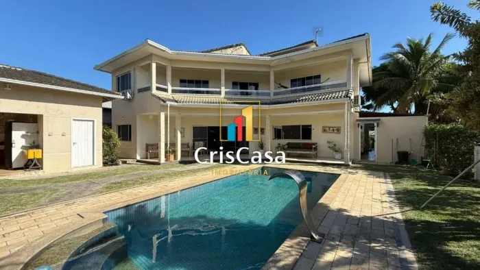 Maravilhosa casa alto padrão na praia