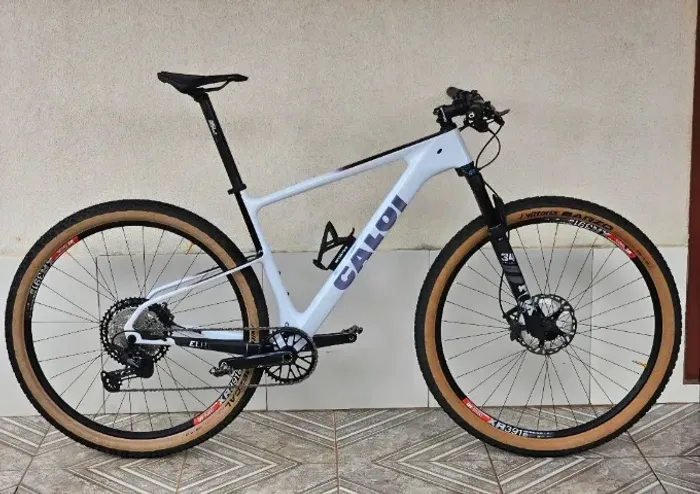 Bicicleta Caloi Elite Carbon Racing 2025