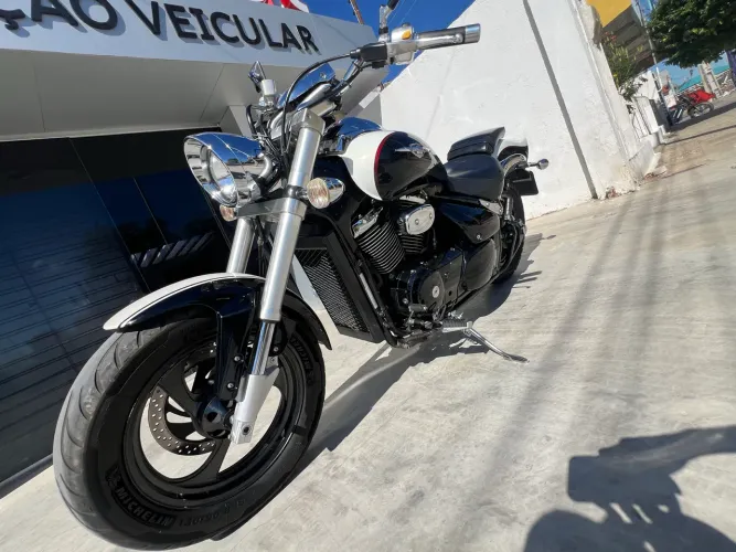 Suzuki Boulevard M800