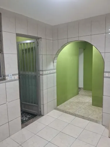Casa de vila no coração de Realengo com trem perto, mercado perto, ônibus perto, hospital 