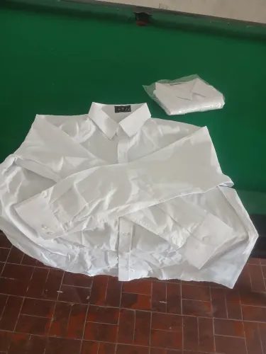 Blusas  social branca número 5 .OBS 2 UNID
