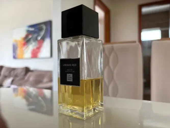 Perfume Unique Red da In The Box