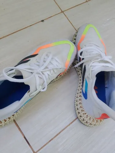 Tênis Adidas 4D zerado barato