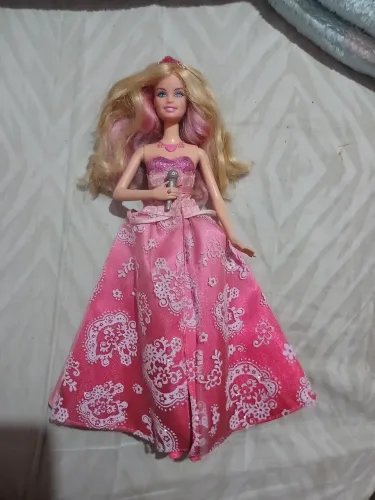 Barbie a Princesa e a Popstar Tori