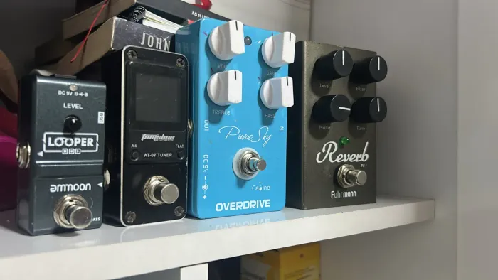 PEDAL OVERDRIVE, REVERB, AFINADOR E LOOP STATION