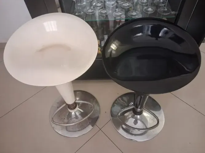 Kit Com 2 Banquetas, Giratória, Com Regulagem De Altura - 60cm até 90cm