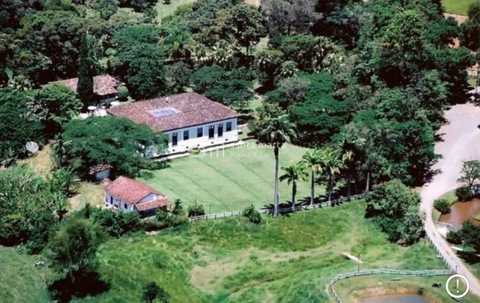 FAZENDA HISTÓRICA COM MOBILIÁRIO ORIGINAL BANANAL - SP