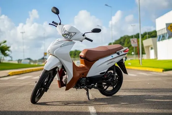 Vendo ou troco por outra moto 