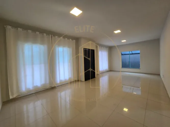 Casa térrea com quintal e área gourmet no condomínio Campos do Conde Louvre - Tremembé SP