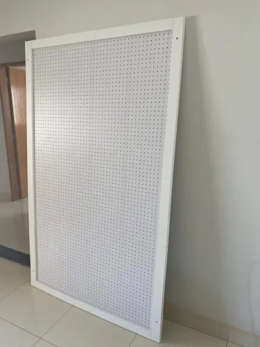 Painel perfurado para acessórios