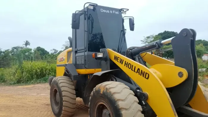 Pá New Holland w130
