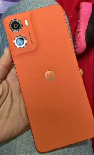 Celular em ÓTIMO ESTADO, bateria OK, carregador original, Único dono.