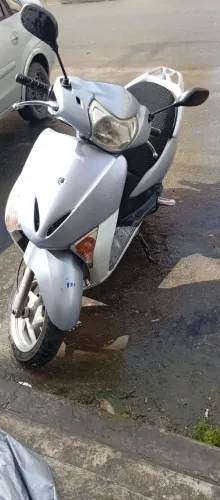 Moto leed Honda