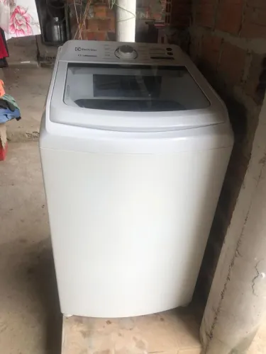 Vende-se máquina de lavar,funcionando perfeitamente,estado:em ótimas condições.