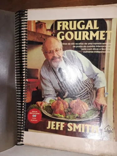 Livro de receitas Frugal Gourmet/ Jeff Smith 387 páginas