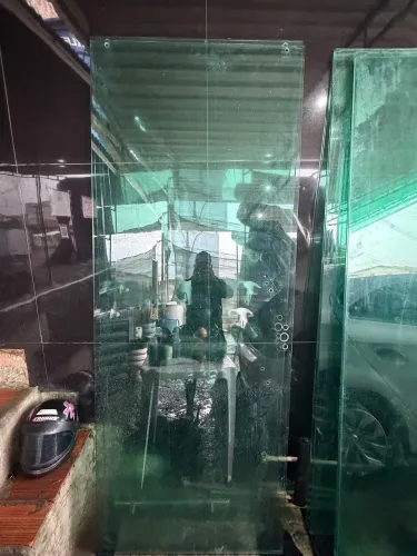 Vidro de corre é fixo verde 