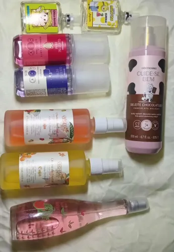Kit com body splash diversos. 