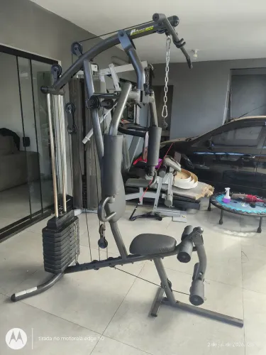 Estação de musculacao