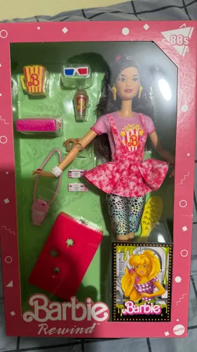 Boneca Barbie Rewind E Acessórios Com Cabelo Preto E Roupa E