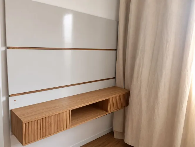 Painel para TV + Rack Suspenso 65 polegadas - Excelente Estado