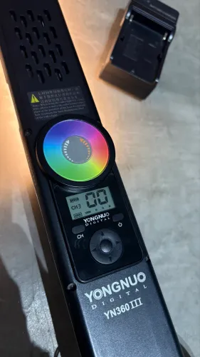 iluminador LED YN360III 